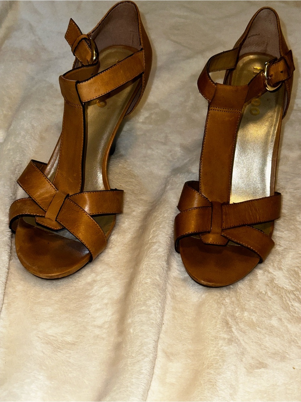 me too Tan Knot T-Strap Leather Heeled Sandals